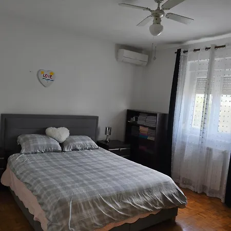 Prostran Niko - Idealan Za Veliku Obitelj Apartmán *