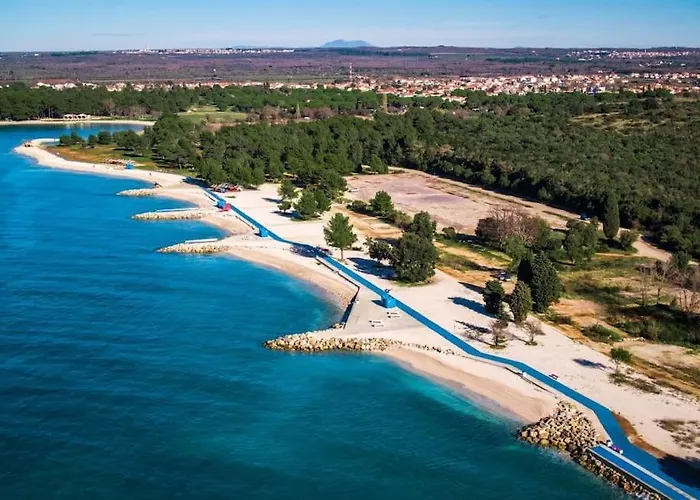 Prostran Niko - Idealan Za Veliku Obitelj